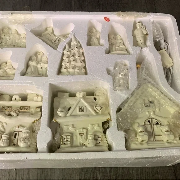 Vintage 12 piece lit Christmas village
